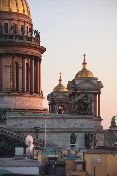 Historische alte Architektur in Sankt Petersburg Russland: Isaak-Kathedrale — Stockfoto