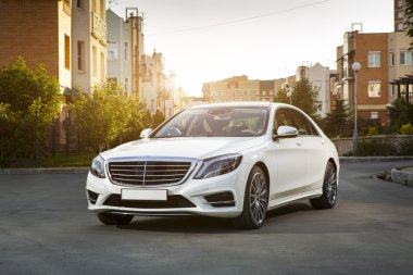Premium araba beyaz
