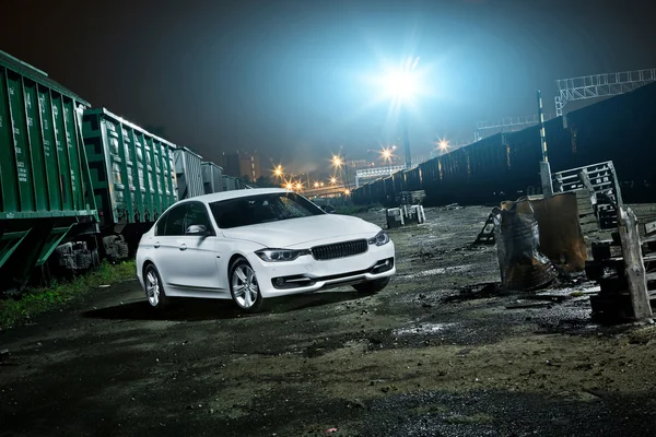 Mașină albă — Fotografie, imagine de stoc