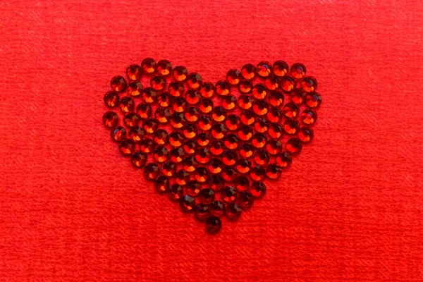 バレンタインデーカード背景赤いバラの花束と赤の背景の心 — ストック写真