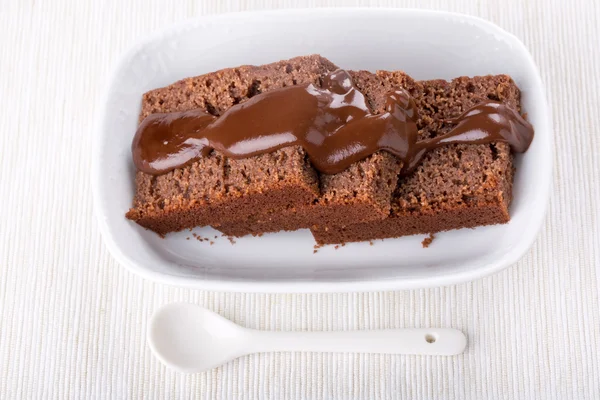 Čokoládový dort s čokoládovou polevou — Stock fotografie