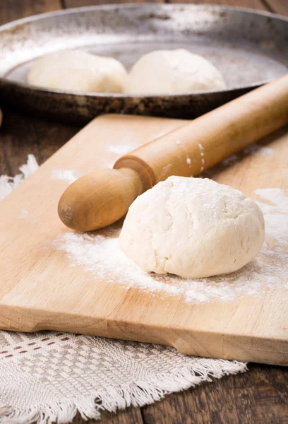 Pastel de masa fresca de corteza corta —  Fotos de Stock