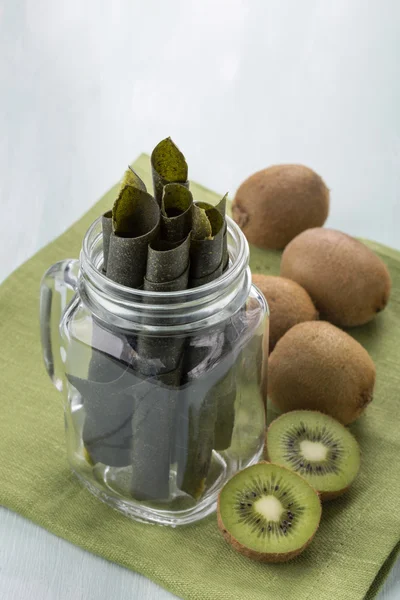 Kiwi fruit leather rolls