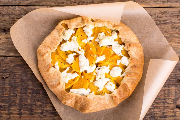 Wholegrain galette with leeks, pumpkin and feta