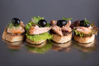 Bruschetta somon ile