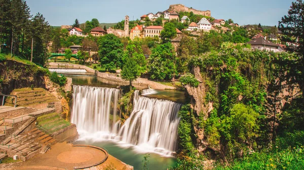 Bosna-Hersek 'in eski kenti Jajce' nin panoramik manzarası.