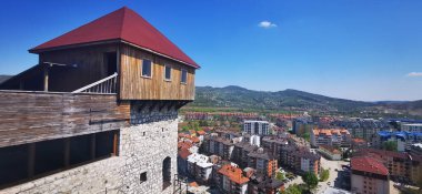 Bosna-Hersek 'in Doboj kentinde bulunan Gradina kalesinden manzara