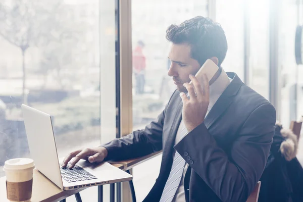 Businessman having a coffee break — Stock Photo, Image