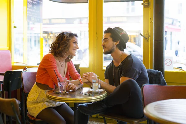 Casal visitando Paris — Fotografia de Stock