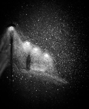 gece kış kar fırtınası