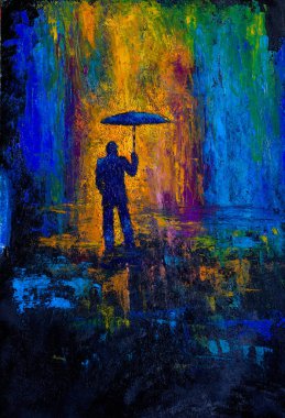 Gece şehrinde yağmurda bir adam