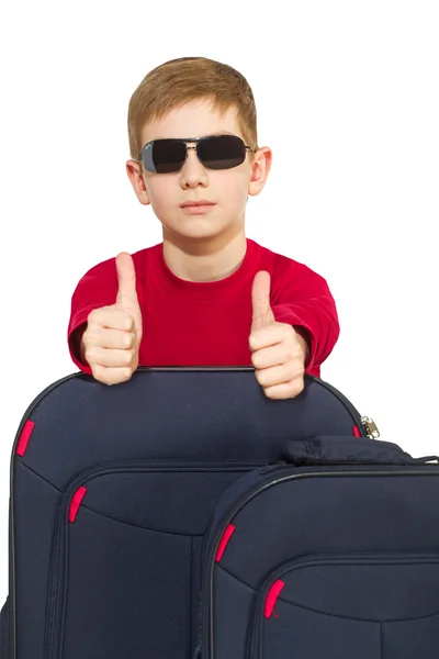 男孩与肖像旅行袋戴着太阳镜显示图姆 — 图库照片