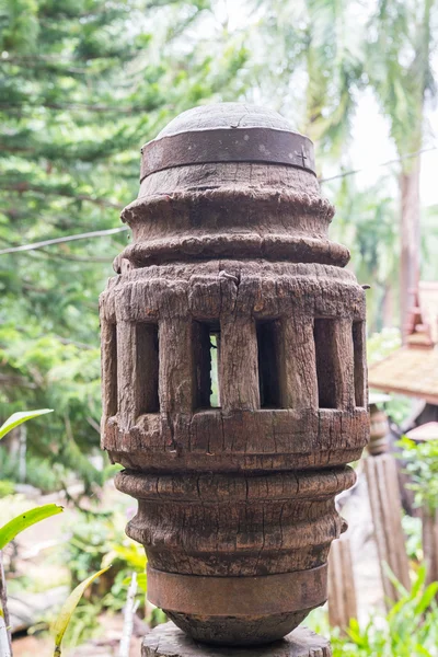 Muhteşem stili ile ahşap fener 