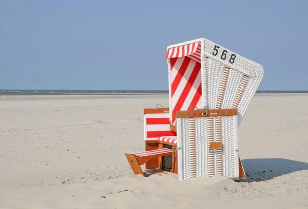 Strandkorb am Strand von Baltrum
