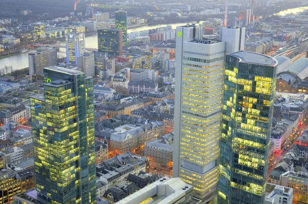 Blick Auf Wolkenkratzer Frankfurt Abends — Stock Photo, Image
