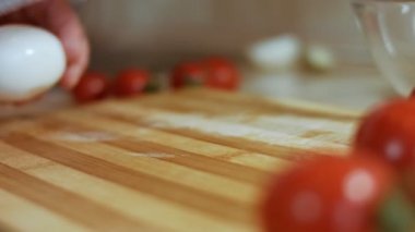 Zeytin salatası için yumurta kesmek, Rus salatası.