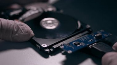 Çalışmanın makro kapanışı hdd sürücü sabit diski, yazma hareketi, manyetik başlık okuma