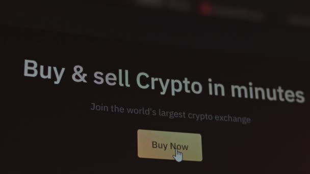 Proceeding to the process of buying and selling cryptocurrency. — Vídeo de Stock