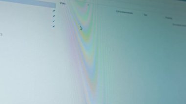 Kripto madencisini fırlatıyorum. Kripto madenci programı penceresi kripto para çıkarma sürecini gösteriyor. Evde madencilik. GPU madenciliği
