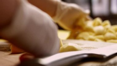 Çedarlı kremalı patates püresi nasıl yapılır? Tarif 4K. 4 kolay adımı takip et