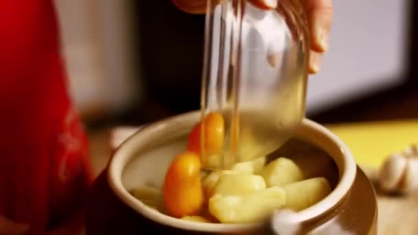 Comment faire de la purée de pommes de terre crémeuse avec du cheddar. Recette 4k. Suivez 4 étapes faciles — Video