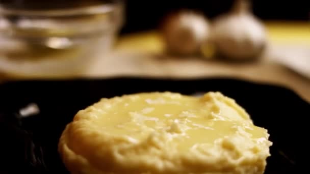 Come fare il purè di patate cremoso con Cheddar. Ricetta 4k. Seguire 4 semplici passaggi — Video Stock