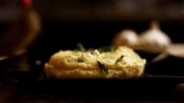 Çedarlı kremalı patates püresi nasıl yapılır? Tarif 4K. 4 kolay adımı takip et