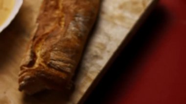 Yeni anneler için leziz bir sığır eti kremalı çorba cadı eti. 4k video tarifi