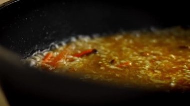 Özbekistan 'dan pilav pişiriyorum. 4k video