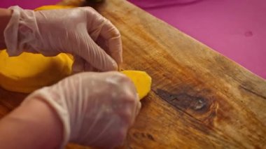 Mango parçalarını kalp ve yıldız şeklinde kestim. 4k video