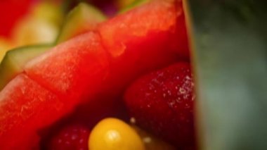 Doğum günü partini karpuz sepetiyle özel yap. 4k video