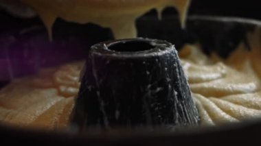 Pasta yapmak için hamur işini pişirin. Pound Cake yapıyorum.