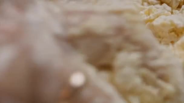 Misture os ingredientes para Bluberry Pie. 4k vídeo — Vídeo de Stock