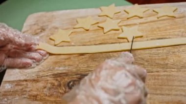 Amerikan bayrağı şeklinde meyveli turta hazırlıyorum. 4k video