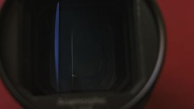 Anormal lensin sunumu. Işık oynatma ile 4k video