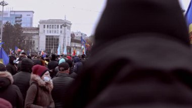 Chisinau, Moldova Cumhuriyeti - 06 Aralık 2020: Moldova halkı Büyük Ulusal Meclis Meydanı 'nda barışçıl bir siyasi gösteri için bir araya geldi.