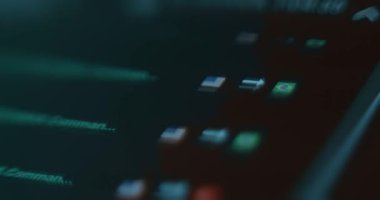 Kaynak ve hedef ülke bayrakları siber tehditler.