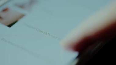 Güzellik uygulamasında cilt bakımı çözümlerinin listesi.