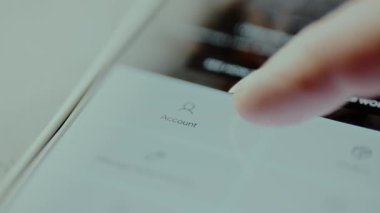 Akıllı telefon ekranında hesap simgesi.