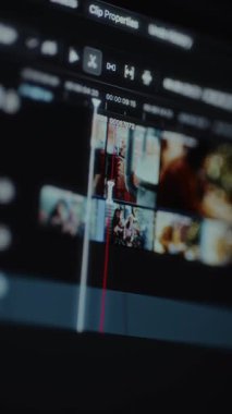 Düzenleme için düzenlenmiş birden fazla video klip ile zaman çizelgesi.
