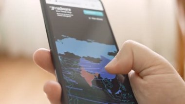 Dünya çapında gerçekleşen çoklu siber tehditlere bakıyorum..