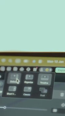 Video düzenleme uygulamasından bir kullanıcı arayüzü içindeki menü seçenekleri.