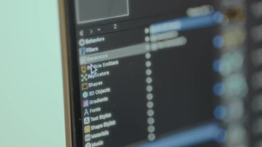 Yaratıcı bir yazılımda bir projeye eklenebilecek efekt ve nesnelerin bir listesi ile arayüz menüsü.
