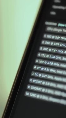 Farklı işlemci yapılandırmalarının listesi ve karşılıklı saat hızları bir kriterden.