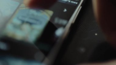 Film galerisini canlı bir uygulama üzerinden izlemek, odaklanamamak.