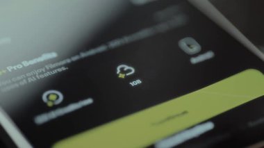 1 GB depolama sınırı olan bulut simgesi seçiliyor.