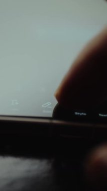 İçerik oluşturma uygulaması içindeki seçenekler menüsü.