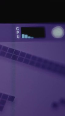 İşlemci için bir performans monitörü gösteren bilgisayar ekranı.