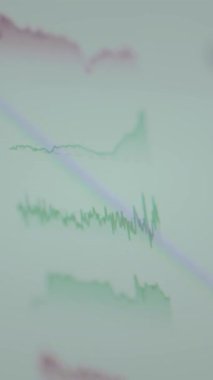 Birkaç satır grafik, kripto para ticareti platformundan finansal çizelge arayüzü.