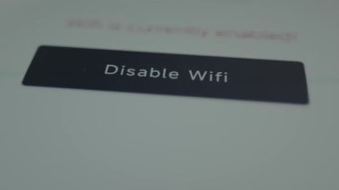 Kullanıcı, etiketli Wi-Fi 'yi Pasifleştir seçeneğini seçer.